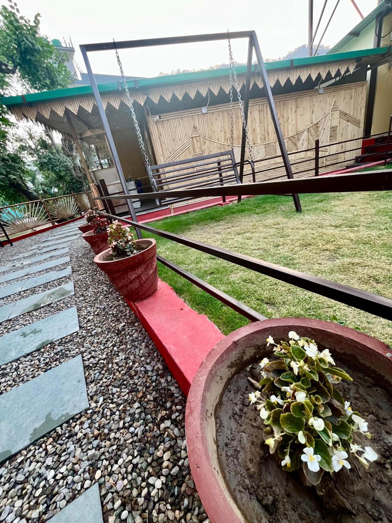 Bamboo Garden Cottages And Cafe Rishīkesh 外观 照片